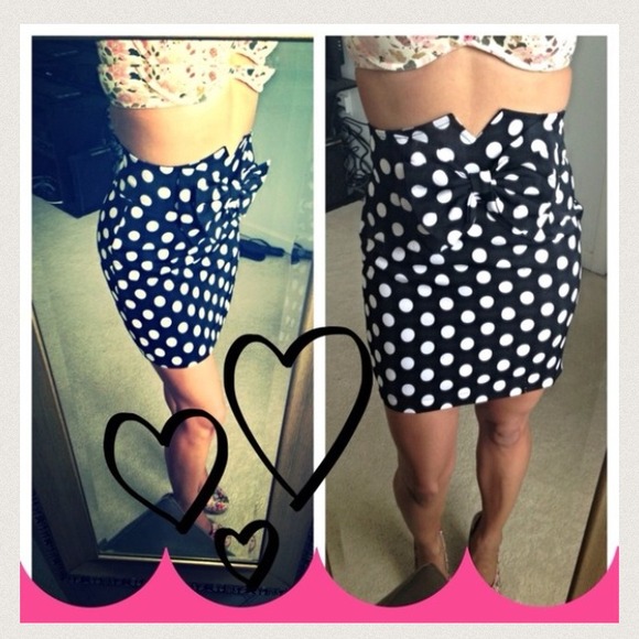 🚩BUNDLED🚩Super cute high waisted skirt