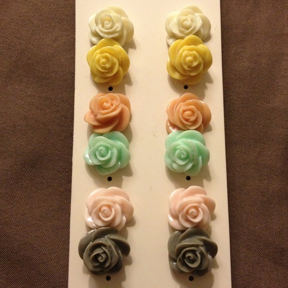 ❌SOLD❌ - Rose Earring Set 🌹