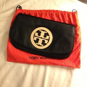 🚫SOLD🚫AUTH TORY BURCH LOGO FLAP CLUTCH