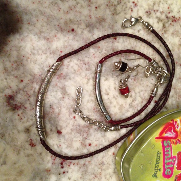 Brighton necklace set with tin