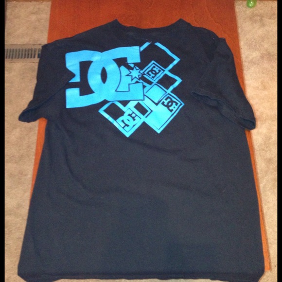 ❌SOLD IN BUNDLE❌❌NWOT DC TEE