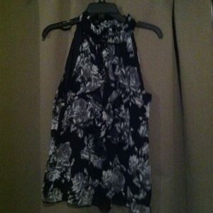 Sleeveless ruffled top NWT