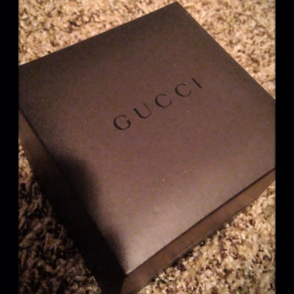 SOLD! 🚫Authentic gucci watch - Picture 4 of 4