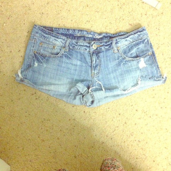 American eagle distressed shorts