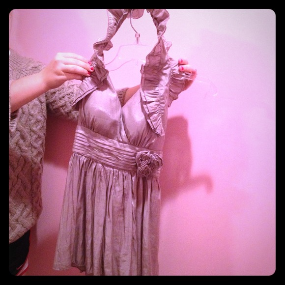 Ruffled halter top! So sweet