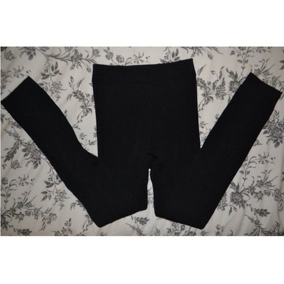 Black leggings.