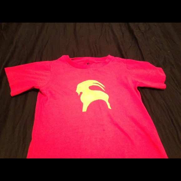 Back country red tee