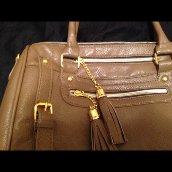 TRADED Large light brown purse