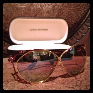 Louis Vuitton sunglasses...just sharing