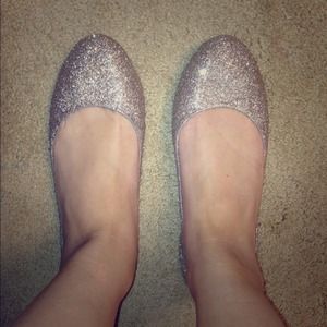10 gold glitter flats