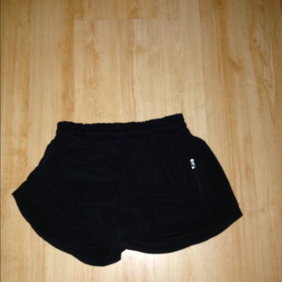 ❌SOLD❌Lululemon Track Attack shorts (size 6)