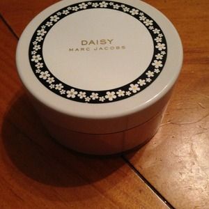 Reduced ✅Daisy by Marc Jacobs lotion