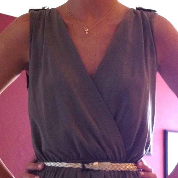 Boutique Sleeveless Dress with Detail on Shoulder - Picture 2 of 2