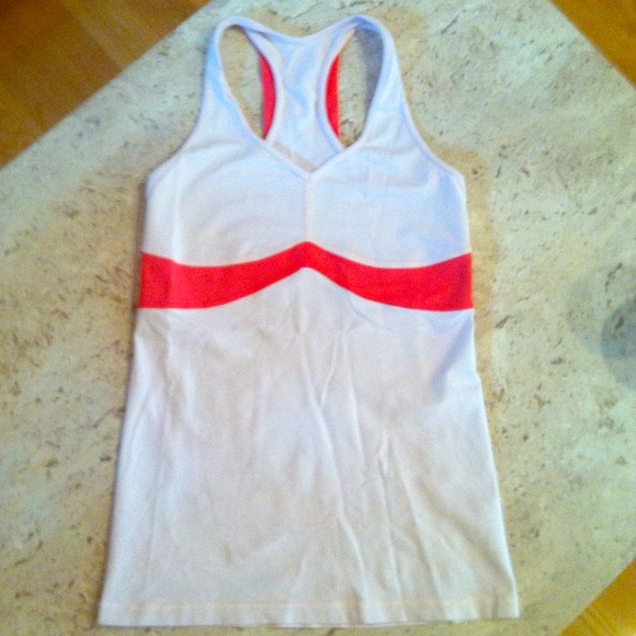 Lululemon top