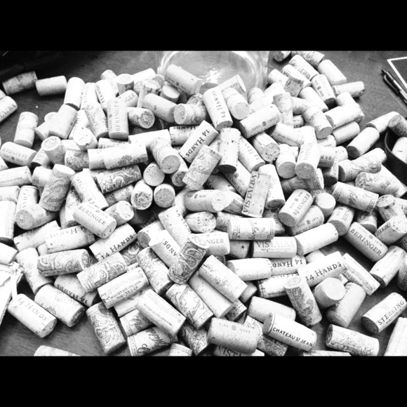 Over 250 REAL wine corks