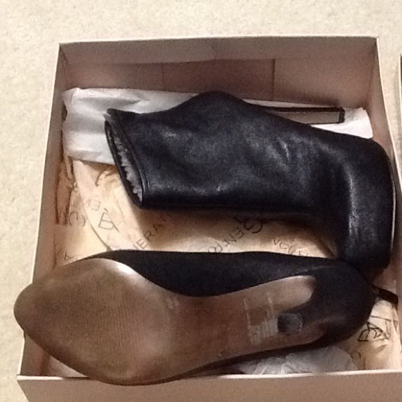 BCBG ankle boots - Picture 2 of 2