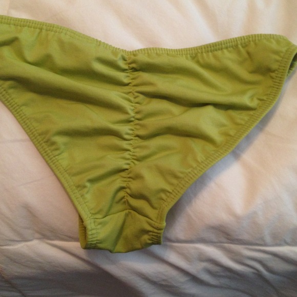 Rare Rosa Cha bikini - Picture 2 of 3