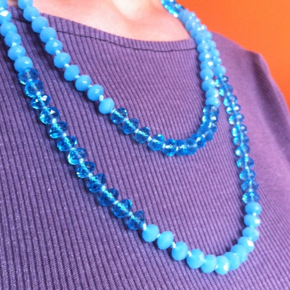 Long crystal necklace - Picture 2 of 2