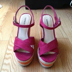 💥REDUCED💥Red and orange wedges