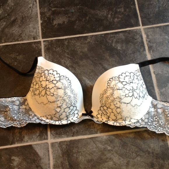 VS bra bundle for @Marisamenna