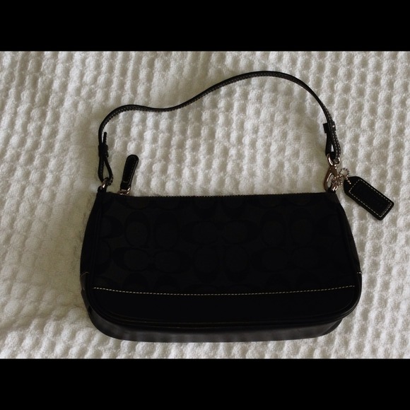 🚫NOT FOR TRADE🚫Authentic Coach small purse! 💕