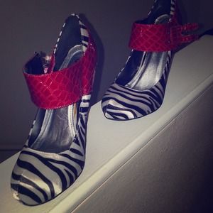 Reserve @05020924 Zebra heels with red