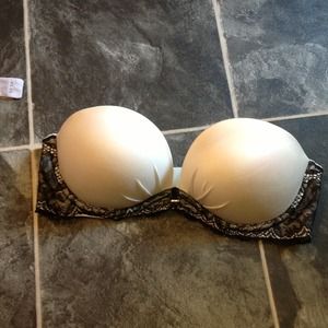 TRADE for @Emgiles Victoria's Secret Strapless Bra