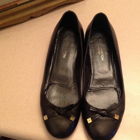 Louis Vuitton flats