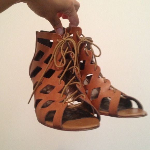 LOFT Mini wedge cage lace up leather sandals!