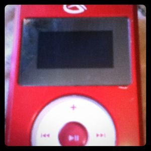 %10off 1g Mp3 w/2 earbud slot+many customizations!