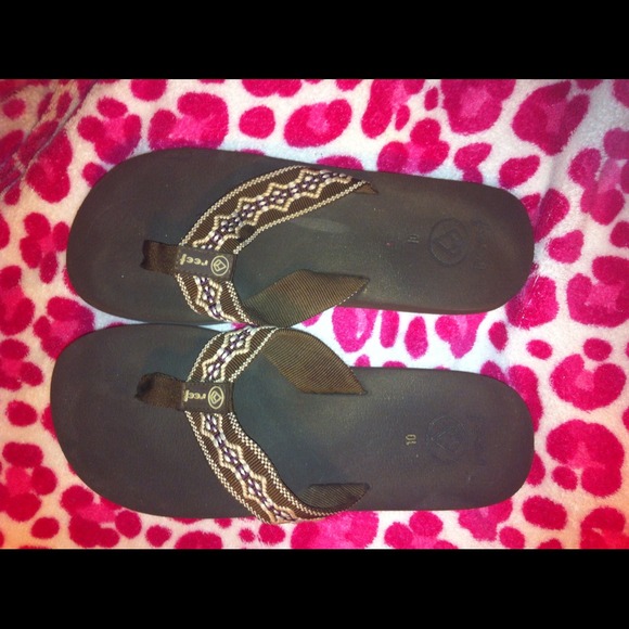 Brown Reef flip flops