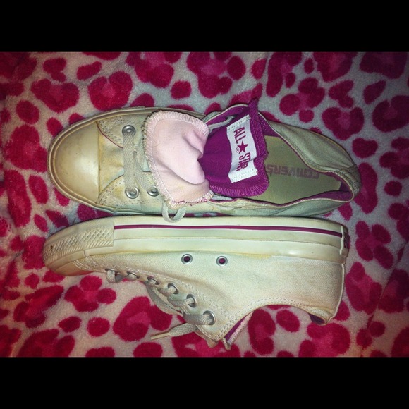 Pink & white 2 tongue converse
