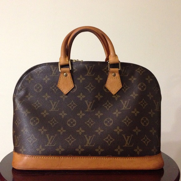 ⭕SOLD to @kikina⭕Authentic Louis Vuitton Alma