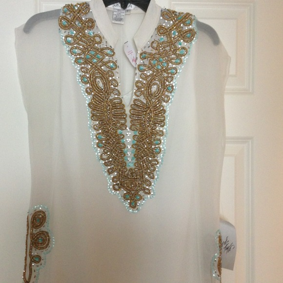 Dresses & Skirts - White tunic dress new size 2
