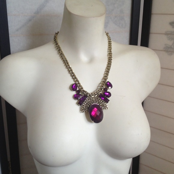 NEW Fuschia Purple Rhinestone Statement Necklace - Picture 2 of 4
