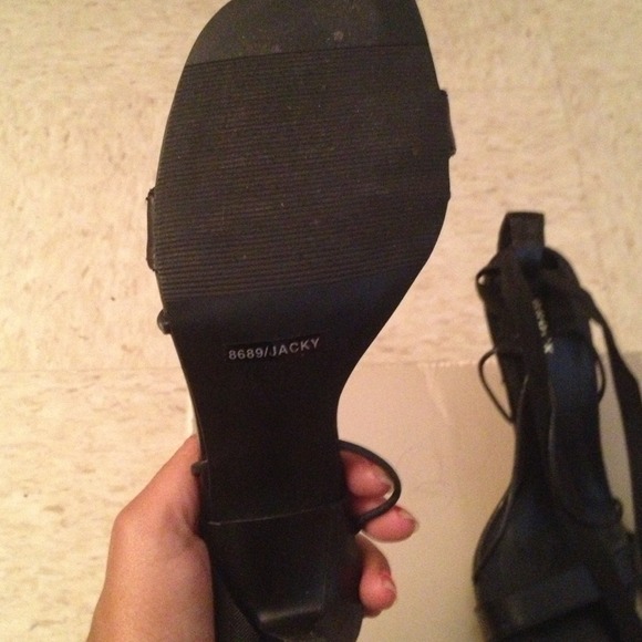 Bronxshoes - Picture 2 of 2