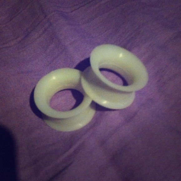 3/4 white silicone tunnels