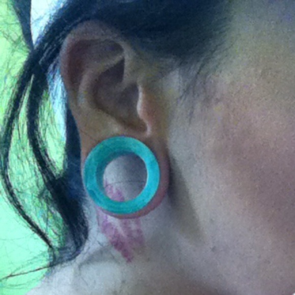 Plugs - Picture 2 of 2