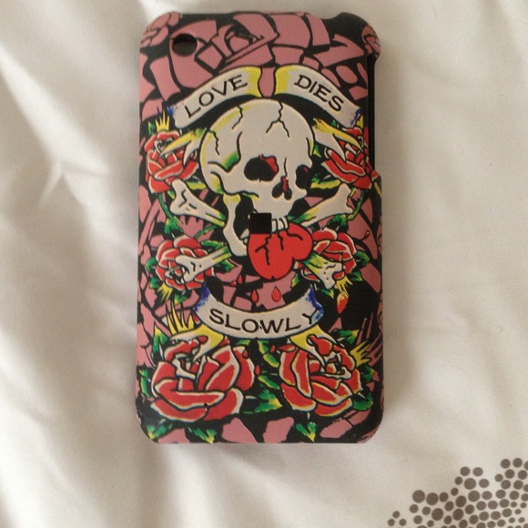 iPhone 3 Ed Hardy case
