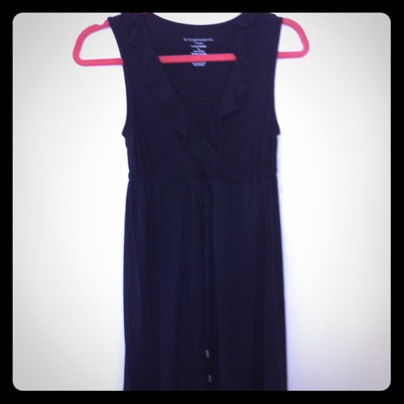 Maternity gown nursing friendly