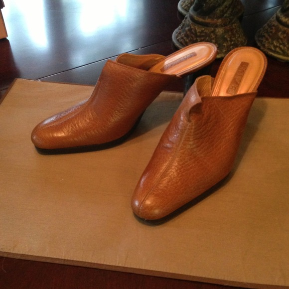 Slip on heel / boot