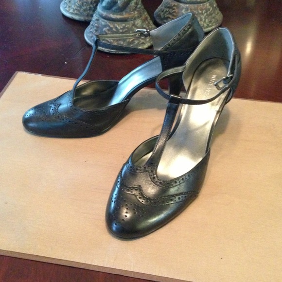 Dress heels worn once