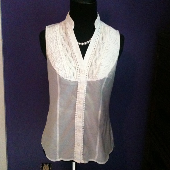 SOLD in Bundle Sleeveless dress shirt