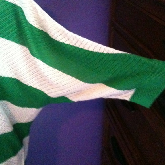 SOLD in Bundle  lightweight sweater - Picture 2 of 2