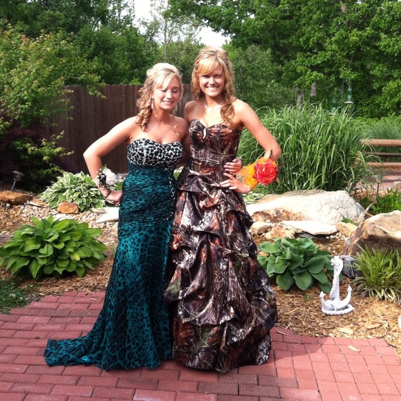 Dress - Picture 2 of 2