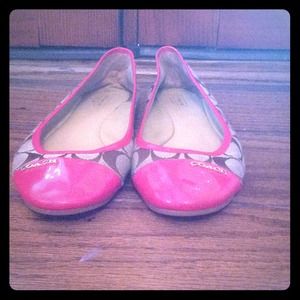 Adorable coach flats.