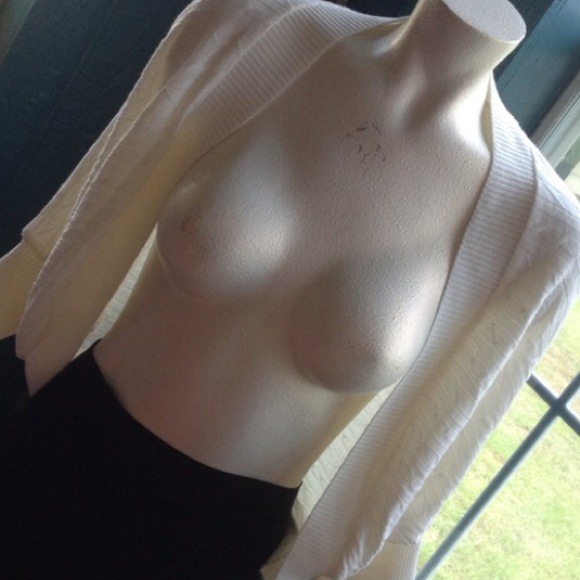 SOLD Cream colored cardigan. - Picture 3 of 3