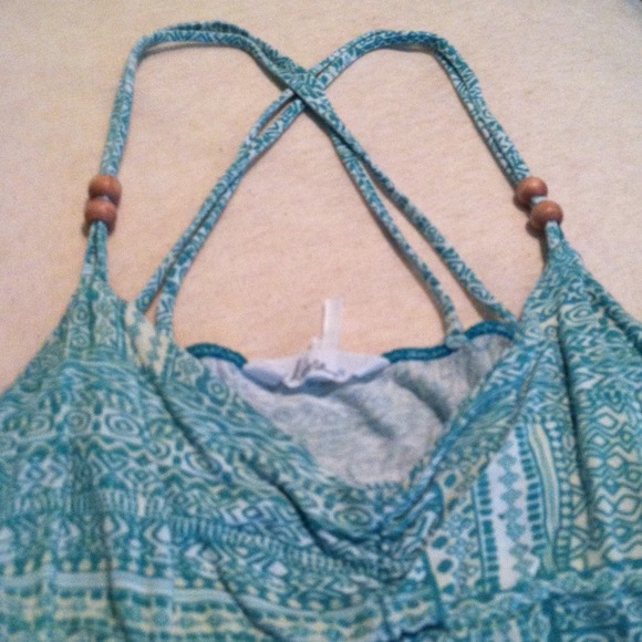 Green Aztec print top - Picture 3 of 4