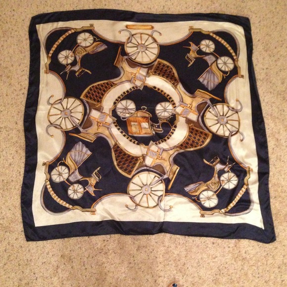 100% silk square scarf - Picture 1 of 1