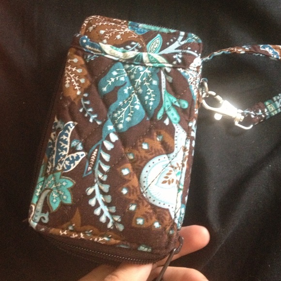 ✋SOLD IN BUNDLE✋Like New Vera Bradley Wristlet